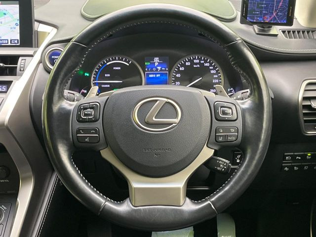 �y�����v�����X�e�A�����O�z�㎿�Ȋv���g�p���邱�ƂŁA��ɂ����������݂ƂĂ��^�]���₷���n���h���ł���