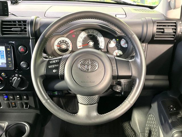 �y�����v�����X�e�A�����O�z�㎿�Ȋv���g�p���邱�ƂŁA��ɂ����������݂ƂĂ��^�]���₷���n���h���ł���