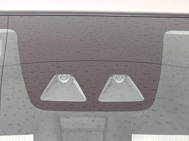 �y�X�}�[�g�A�V�X�g�z���s���ɑO���̎ԗ�����F�����A�Փ˂������Ȏ��͌x��ƃu���[�L�ŏՓˉ���Ɣ�Q�y�����A�V�X�g�B�����S�Ƀh���C�u�����y���݂��������܂��B