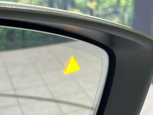 �y�u���C���h�X�|�b�g���j�^�����O�z���s���A�h�A�~���[�̎��p�ɂȂ�₷���ӏ��Ɍ㑱�Ԃ��ڋ߂���ƃT�C�h�~���[�t�߂Ɍx����\���A�h���C�o�[�ɒ��ӊ��N�����Ă���܂��B