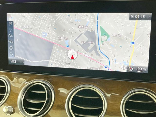 �������i�r:��̊��̂���i�r�́A����������ԓ������o���Ă���܂��BBluetooth�Đ��ȂǃI�[�f�B�I�@�\���[�����Ă���܂��̂ŁA�^�]�����y���߂܂���