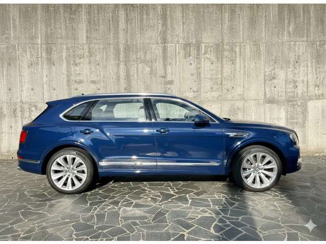 ベンテイガエクステンデッド ホイールベース 4WD