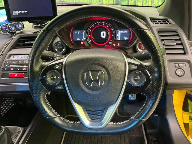 �y�����v�����X�e�A�����O�z�㎿�Ȋv���g�p���邱�ƂŁA��ɂ����������݂ƂĂ��^�]���₷���n���h���ł���