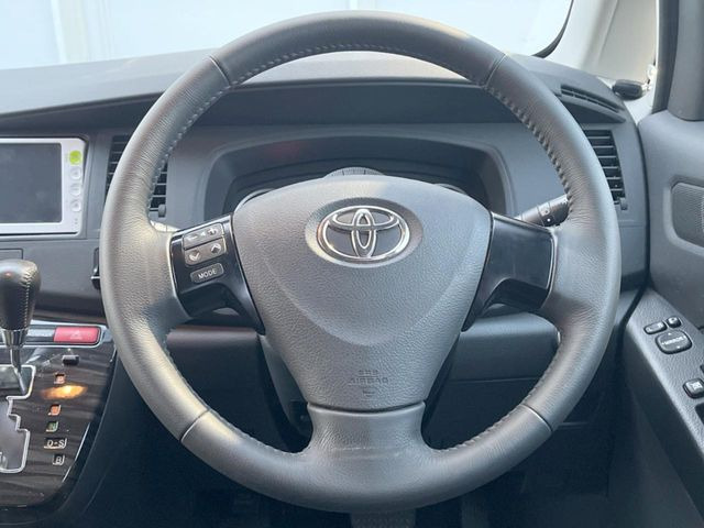 �y�����v�����X�e�A�����O�z�㎿�Ȋv���g�p���邱�ƂŁA��ɂ����������݂ƂĂ��^�]���₷���n���h���ł���