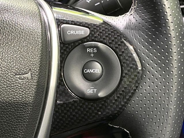 �y�N���[�Y�R���g���[���z�������H�����N���N���s�B�A�N�Z���𗣂��Ă���葬�x�ő��s���ł��A�������^�]���̕��S���y��!�����E�������ȒP�ȃX�C�b�`����Œ����ł��܂��B