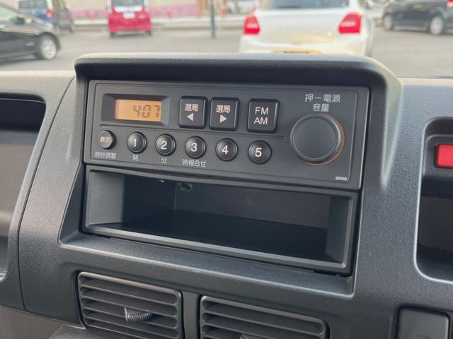 ���D���ȃ��W�I���ԓ��ł��y���݂��������܂���X�s�[�J�[�����E�E�[�n�[�ǉ��Ȃǂ̉��������A�ŐV�i�r���̎��t�������񂲑��k��������!