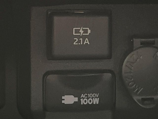 �y�A�N�Z�T���[�R���Z���g�z�L�����v��X�|�[�c�A�A�E�g�h�A�ł̃A�N�e�B�r�e�B�͂������A�ЊQ�E��d�̍ۂɏ����ɂ��Ȃ�AC100V�R���Z���g�𑕔���P�[�^�C��^�u���b�g�A�Q�[���@��̏[�d�ɂ���