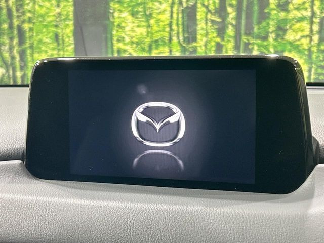 �y�}�c�_�R�l�N�g�z�ԓ��̕��͋C�Ƀ}�b�`������̌^�^�C�v�̃f�B�X�v���C�B�e����q�ݒ��Bluetooth�Đ����A�l�X�ȋ@�\���y���߂܂��B��pSD�J�[�h�̂��w���ŁA�i�r�@�\���g�p�o���܂��B