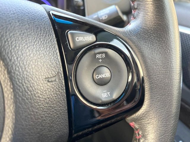 �y�N���[�Y�R���g���[���z�������H�����N���N���s�B�A�N�Z���𗣂��Ă���葬�x�ő��s���ł��A�������^�]���̕��S���y��!�����E�������ȒP�ȃX�C�b�`����Œ����ł��܂��B