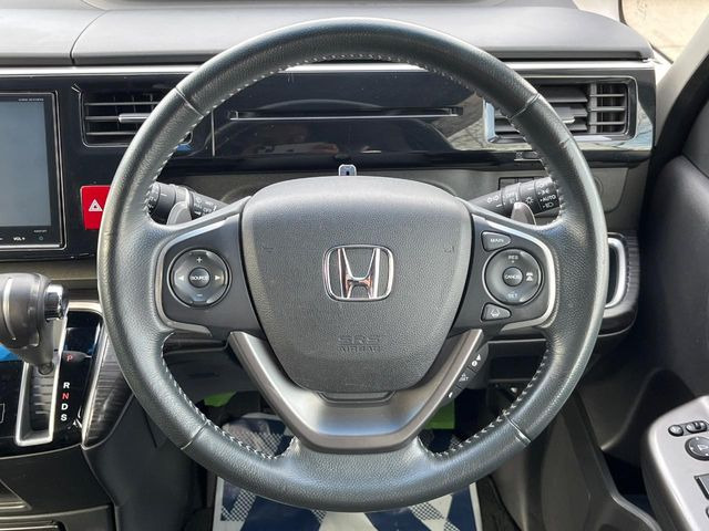 �y�����v�����X�e�A�����O�z�㎿�Ȋv���g�p���邱�ƂŁA��ɂ����������݂ƂĂ��^�]���₷���n���h���ł���