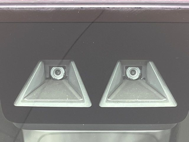 �y�X�}�[�g�A�V�X�g�z���s���ɑO���̎ԗ�����F�����A�Փ˂������Ȏ��͌x��ƃu���[�L�ŏՓˉ���Ɣ�Q�y�����A�V�X�g�B�����S�Ƀh���C�u�����y���݂��������܂��B