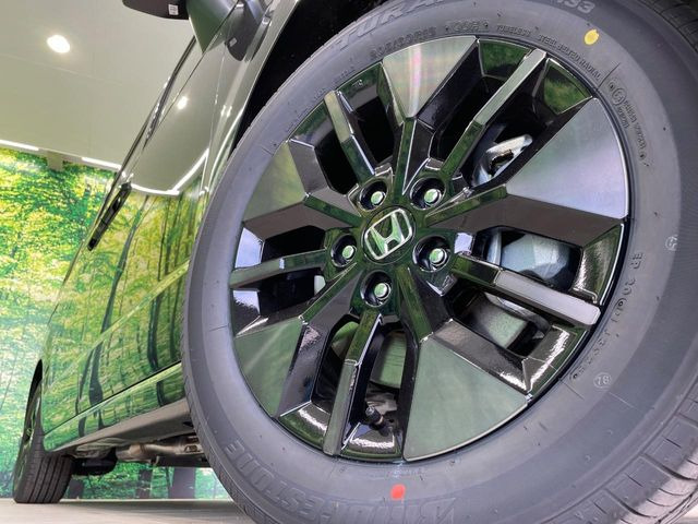 �y����16�C���`�A���~�z�C�[���z�O�ςɃ}�b�`���������A���~�z�C�[���𑕒����Ă���܂��B�e��ЊO�A���~�z�C�[����A�X�^�b�h���X�^�C�����戵�����Ă���܂��B���񂲑��k����������