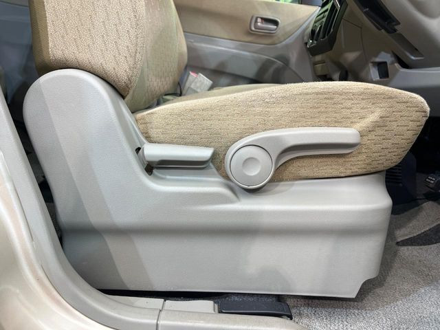 �y�V�[�g���t�^�[�z�V�[�g���ʂ̈ʒu���㉺�ɒ����ł���V�[�g���t�^�[�𑕔��B�啿�ȕ��������ȕ����œK�ȃh���C�r���O�|�W�V�����ŉ^�]�ł��܂��B