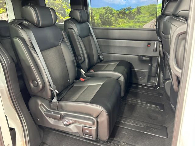 ���i���ȃI���W�i���t���A�}�b�g���I�v�V�����ɂĂ��p�ӂ��Ă���܂��B���D���ȃf�U�C����J���[�����Ԃɍ��킹�đI��ł����������Ƃ��ł��܂���