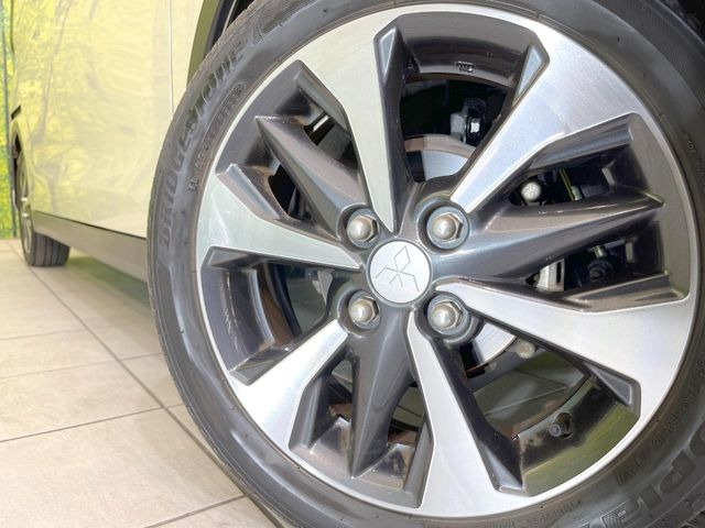 �y����15�C���`�A���~�z�C�[���z�O�ςɃ}�b�`���������A���~�z�C�[���𑕒����Ă���܂��B�e��ЊO�A���~�z�C�[����A�X�^�b�h���X�^�C�����戵�����Ă���܂��B���񂲑��k����������