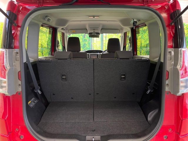 ���i�̂���������ʋ΁A���}���ɏ\���ȉ׎��X�y�[�X���m�ۂ��Ă���܂��B�Z�J���h�V�[�g��|���ƁA�傫�ȉו��̐ύڂ��\�ł���