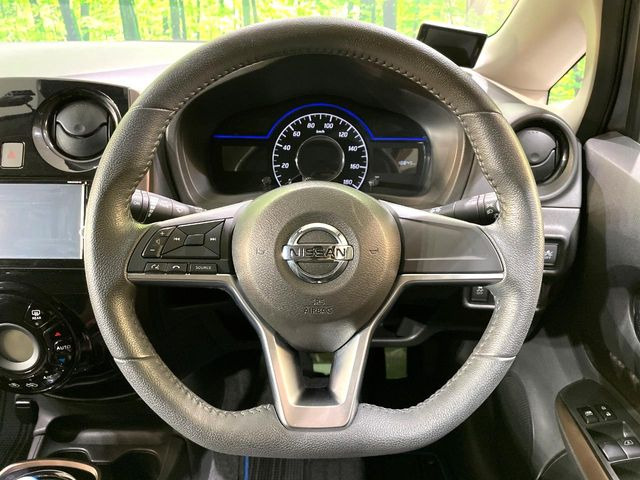 �y�����v�����X�e�A�����O�z�㎿�Ȋv���g�p���邱�ƂŁA��ɂ����������݂ƂĂ��^�]���₷���n���h���ł���