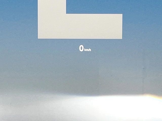 ���w�b�h�A�b�v�f�B�X�v���C:���݂̑��x�⑖�s�����f�W�^���\���ŉ^�]�ȑO���̃K���X�ɓ��e!�^�]���ڐ������炳���K�v�ȏ����m�F�ł���̂łƂ��Ă��֗��ň��S!