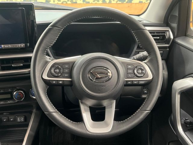 �y�����v�����X�e�A�����O�z�㎿�Ȋv���g�p���邱�ƂŁA��ɂ����������݂ƂĂ��^�]���₷���n���h���ł���