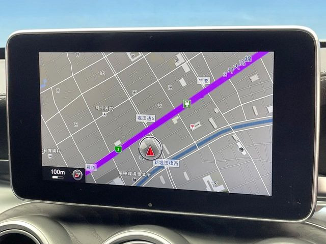 �������i�r:��̊��̂���i�r�́A����������ԓ������o���Ă���܂��BBluetooth�Đ��ȂǃI�[�f�B�I�@�\���[�����Ă���܂��̂ŁA�^�]�����y���߂܂���