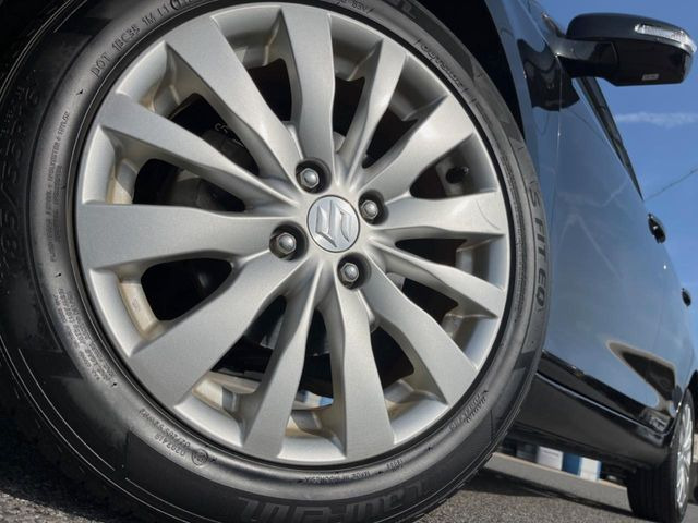 �y����15�C���`�A���~�z�C�[���z�O�ςɃ}�b�`���������A���~�z�C�[���𑕒����Ă���܂��B�e��ЊO�A���~�z�C�[����A�X�^�b�h���X�^�C�����戵�����Ă���܂��B���񂲑��k����������