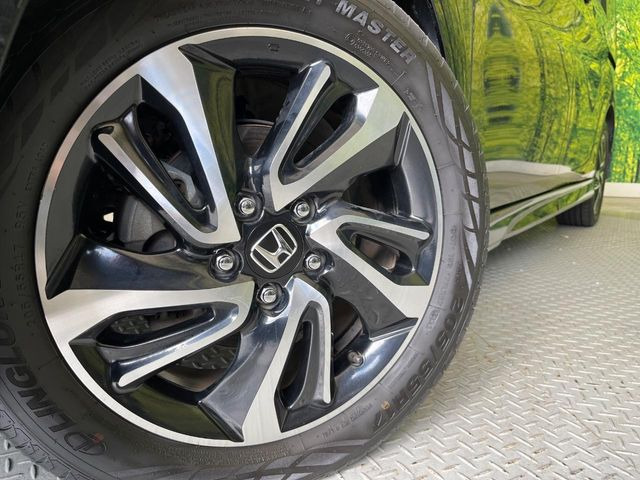 �y����17�C���`�A���~�z�C�[���z�O�ςɃ}�b�`���������A���~�z�C�[���𑕒����Ă���܂��B�e��ЊO�A���~�z�C�[����A�X�^�b�h���X�^�C�����戵�����Ă���܂��B���񂲑��k����������