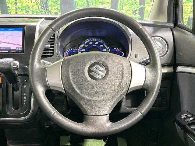 �y�����v�����X�e�A�����O�z�㎿�Ȋv���g�p���邱�ƂŁA��ɂ����������݂ƂĂ��^�]���₷���n���h���ł���