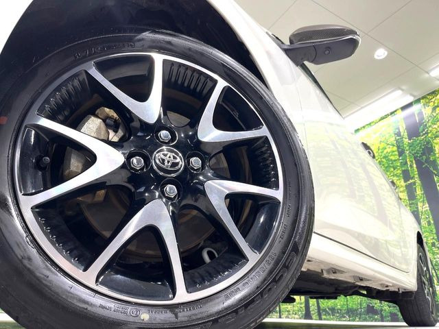 �y����16�C���`�A���~�z�C�[���z�O�ςɃ}�b�`���������A���~�z�C�[���𑕒����Ă���܂��B�e��ЊO�A���~�z�C�[����A�X�^�b�h���X�^�C�����戵�����Ă���܂��B���񂲑��k����������