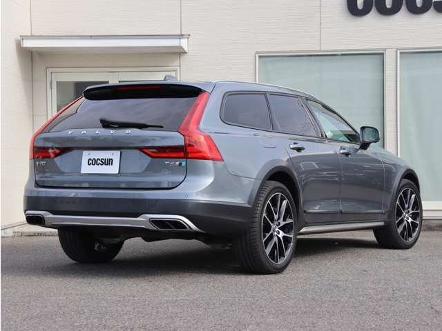 �G���W���I�C���̓t�����X��MOTUL(���`���[��)���g�p���Ă��܂��B�V���{���{�e���f���ɓK������قȂ�S�x�̃I�C�������p�ӂ��Ă��܂��B