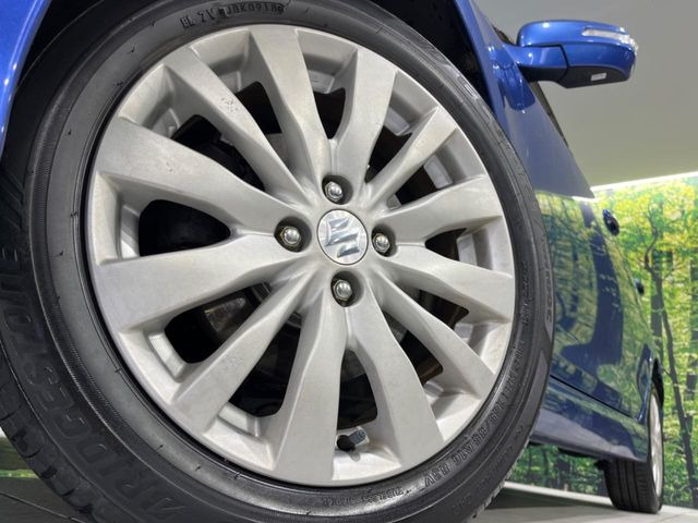 �y����16�C���`�A���~�z�C�[���z�O�ςɃ}�b�`���������A���~�z�C�[���𑕒����Ă���܂��B�e��ЊO�A���~�z�C�[����A�X�^�b�h���X�^�C�����戵�����Ă���܂��B���񂲑��k����������