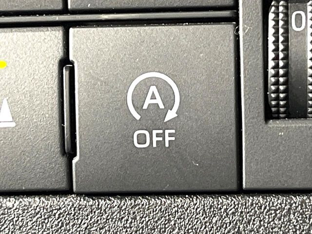 �y�A�C�h�����O�X�g�b�v�z�ԐM����a�؂Œ�Ԃ����ۂɃG���W�����~���A���ʂȔR���̏����}���܂��B�R��������ی�ɂȂ���@�\��G���W���̓u���[�L�𗣂��΍Ďn�����܂��B