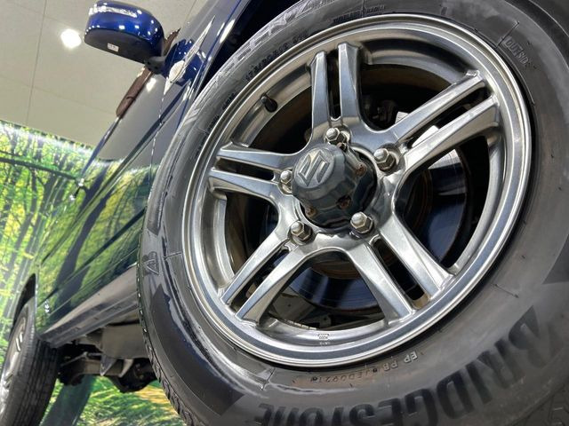 �y����16�C���`�A���~�z�C�[���z�O�ςɃ}�b�`���������A���~�z�C�[���𑕒����Ă���܂��B�e��ЊO�A���~�z�C�[����A�X�^�b�h���X�^�C�����戵�����Ă���܂��B���񂲑��k����������