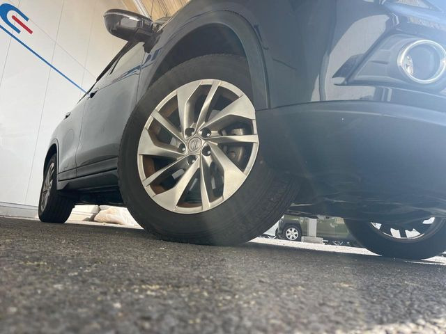 �y����18�C���`�A���~�z�C�[���z�O�ςɃ}�b�`���������A���~�z�C�[���𑕒����Ă���܂��B�e��ЊO�A���~�z�C�[����A�X�^�b�h���X�^�C�����戵�����Ă���܂��B���񂲑��k����������