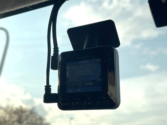 �y�h���C�u���R�[�_�[�z���S�E���S�ȃJ�[���C�t�ɕK�{�̃h���C�u���R�[�_�[�𑕔�!���s���͂������A������^�]�⎖�̂ɑ��������ۂ̏󋵂��f���ŋL�^���A����̃��X�N�ɔ����܂��B