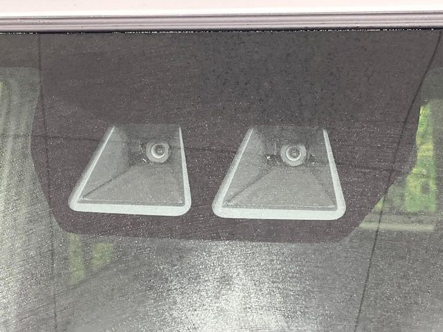 �y�X�}�[�g�A�V�X�g�z���s���ɑO���̎ԗ�����F�����A�Փ˂������Ȏ��͌x��ƃu���[�L�ŏՓˉ���Ɣ�Q�y�����A�V�X�g�B�����S�Ƀh���C�u�����y���݂��������܂��B