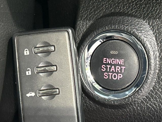 �y�A�N�Z�X�L�[&�v�b�V���X�^�[�g�z�J�o����|�P�b�g�ɓ��ꂽ�܂܂ł��h�A�̎{���E�������\�ȃX�}�[�g�L�[�𑕔��B�G���W���̃I���E�I�t�����J�M�����o���K�v�������A�{�^�����v�b�V�����邾����OK��