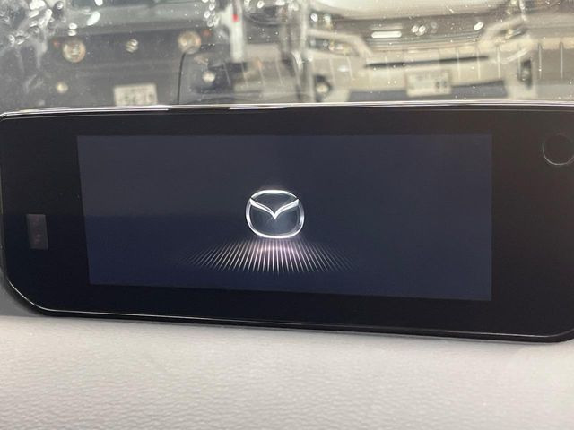 �y8.8�C���`�}�c�_�R�l�N�g�z�ԓ��̕��͋C�Ƀ}�b�`������^�̃f�B�X�v���C�B�X�}�z�ڑ��ł̃i�r�g�p��Bluetooth�Đ����A�l�X�ȋ@�\���y���߂܂��B�����I�ȃ_�C�������삪�\�ŁA�g��������ǍD�ł��B