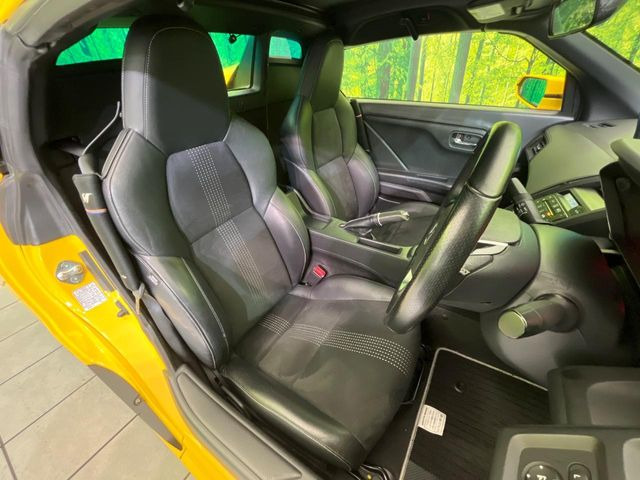 �y�n�[�t���U�[�V�[�g�z�������ƍ���S�n�𗼗������l�C�̃V�[�g���w�ʁE���ʂ̃t�@�u���b�N�f�ނ́A�ʋC���̗ǂ��⊊��ɂ����ɗD��Ă��܂��B�C���╞���ɍ��E���ꂸ���K�ɂ���肢�������܂��B