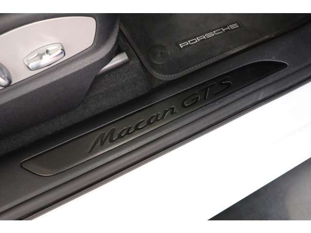 ���Ԃ̏ڍׂ�I�v�V�������̏ڍׂ��C�ɂȂ���́A���񃍃y���C�I�̌����z�[���y�[�W��������������!!�����������Ȃǂ�������܂��̂Ń`�F�b�N�����Y��Ȃ�!!http://www.loperaio.co.jp/