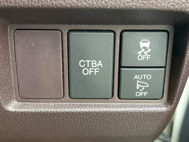 �y�V�e�B�u���[�L�A�N�e�B�u�V�X�e���z�ᑬ���s���ɑO���̎ԗ�����F�����A�Փ˂������Ȏ��͌x��ƃu���[�L�ŏՓˉ���Ɣ�Q�y�����A�V�X�g�B�����S�Ƀh���C�u�����y���݂��������܂��B