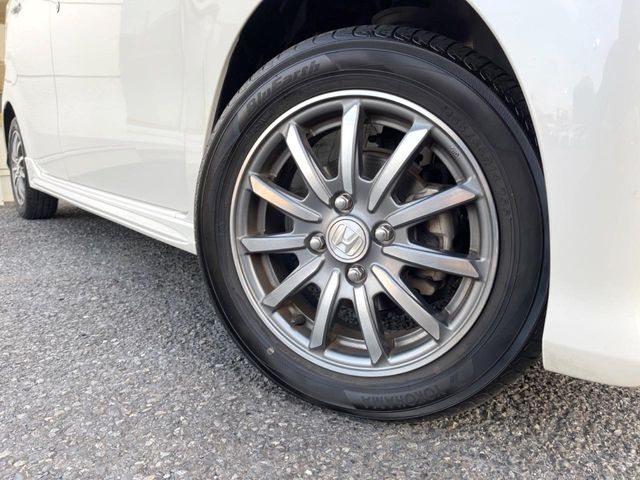 �y����14�C���`�A���~�z�C�[���z�O�ςɃ}�b�`���������A���~�z�C�[���𑕒����Ă���܂��B�e��ЊO�A���~�z�C�[����A�X�^�b�h���X�^�C�����戵�����Ă���܂��B���񂲑��k����������