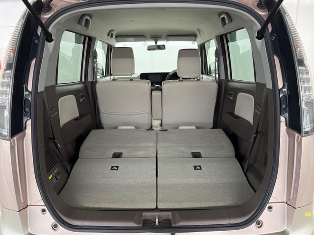 ���i�̂���������ʋ΁A���}���ɏ\���ȉ׎��X�y�[�X���m�ۂ��Ă���܂��B�Z�J���h�V�[�g��|���ƁA�傫�ȉו��̐ύڂ��\�ł���