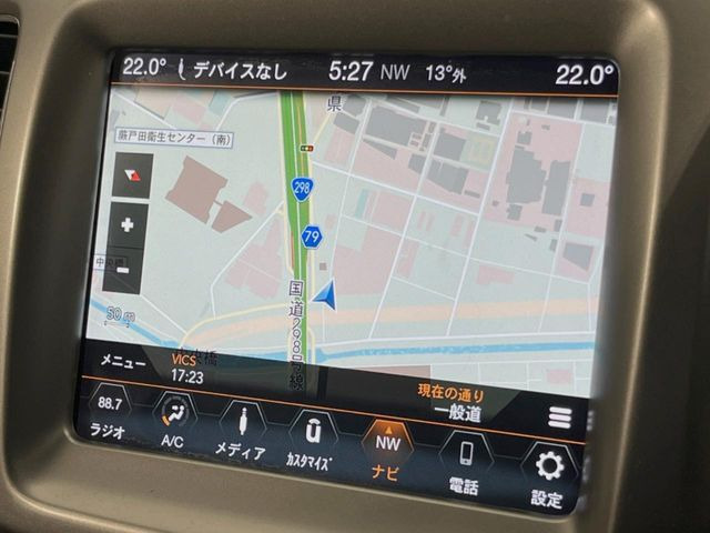 �������i�r:��̊��̂���i�r�́A����������ԓ������o���Ă���܂��B�I�[�f�B�I�@�\���[�����Ă���܂��̂ŁA�^�]�����y���߂܂���