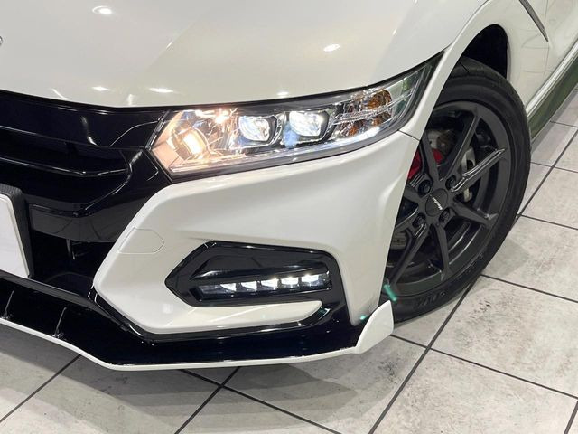 �yLED�w�b�h���C�g�z���V����ԑ��s�����ǍD�Ȏ��E���m�ۂ����S���ĉ^�]�ł��鍂�P�xLED�w�b�h���C�g�𑕔�!�_�����x�������A����d�͂��}�����Ă��܂��B