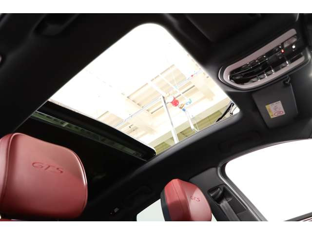 �}�J��GTS�͎g�����肪�ǂ������łȂ��A440�n�͂𔭐�����V�^6�C��DOHC�c�C���^�[�{�𓋍ڂ��Ă���܂��̂ŁA�|���V�F�炵���p���t���ȑ�����̊����Ă��������܂��B