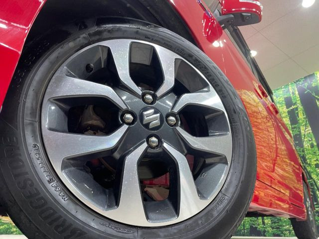 �y����15�C���`�A���~�z�C�[���z�O�ςɃ}�b�`���������A���~�z�C�[���𑕒����Ă���܂��B�e��ЊO�A���~�z�C�[����A�X�^�b�h���X�^�C�����戵�����Ă���܂��B���񂲑��k����������