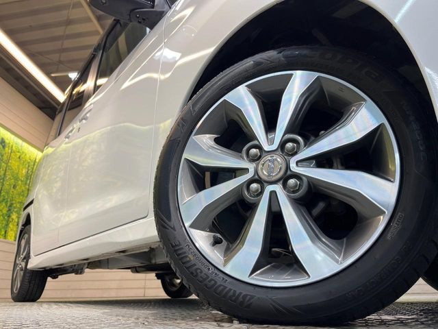 �y����15�C���`�A���~�z�C�[���z�O�ςɃ}�b�`���������A���~�z�C�[���𑕒����Ă���܂��B�e��ЊO�A���~�z�C�[����A�X�^�b�h���X�^�C�����戵�����Ă���܂��B���񂲑��k����������