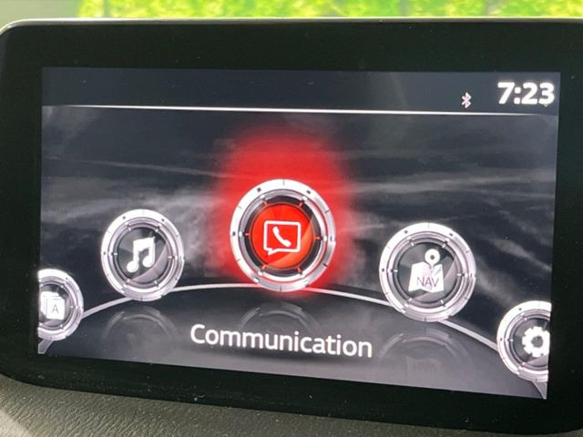 �y�}�c�_�R�l�N�g�z�ԓ��̕��͋C�Ƀ}�b�`������̌^�^�C�v�̃f�B�X�v���C�B�e����q�ݒ��Bluetooth�Đ����A�l�X�ȋ@�\���y���߂܂��B��pSD�J�[�h�̂��w���ŁA�i�r�@�\���g�p�o���܂��B