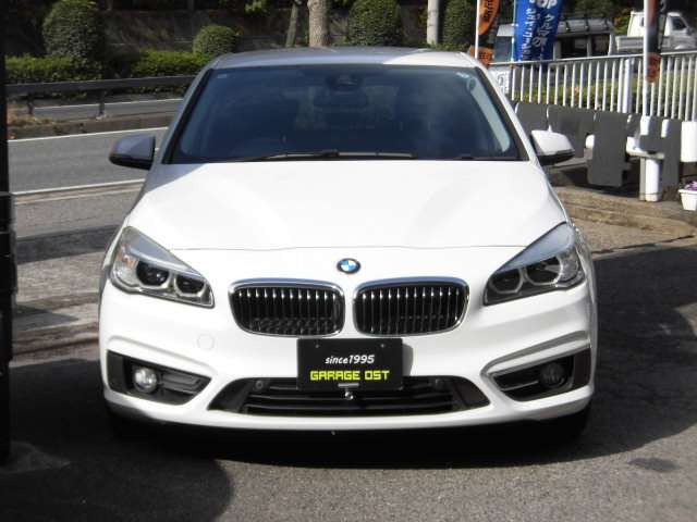 �l�C��BMW2�V���[�Y���A�N���[���f�B�[�[���^�[�{�ŁA�C���e���W�F���g�Z�[�t�e�B�[�ŁA�u���b�N���U�[�V�[�g�ŁA����HDD�i�r�ŁABluetooth�ŁA�Ԍ������Ղ�c���Ă������ċ����̉��i^^