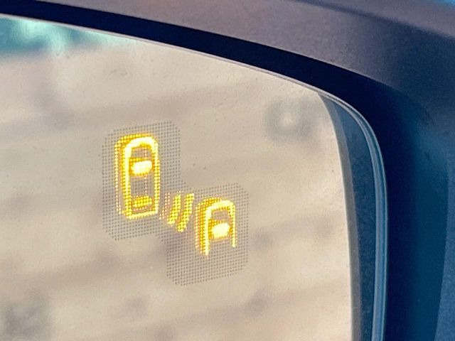 �y�u���C���h�X�|�b�g���j�^�����O�z���s���A�h�A�~���[�̎��p�ɂȂ�₷���ӏ��Ɍ㑱�Ԃ��ڋ߂���ƃT�C�h�~���[�t�߂Ɍx����\���A�h���C�o�[�ɒ��ӊ��N�����Ă���܂��B